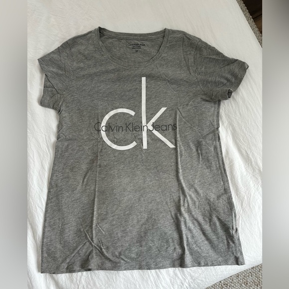 Calvin Klein T-Shirt - Picture 1 of 3
